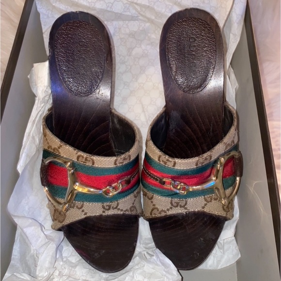 GUCCI
Beige/Ebony GG Canvas Vintage Web Horsebit Wood Mule Slide Sandals - Picture 4 of 17